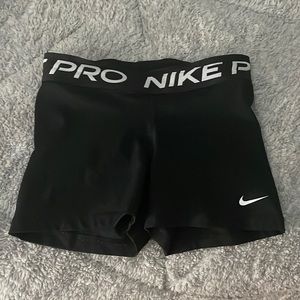 Nike pros! Great condition and barely worn!